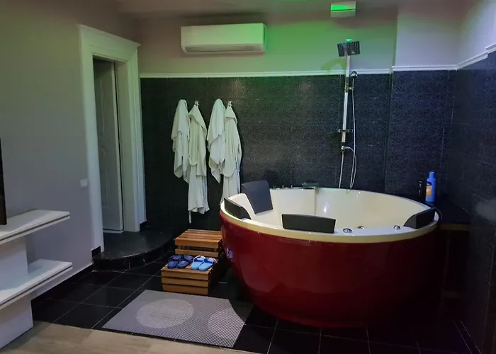 Kresko Hotel Lushnjë