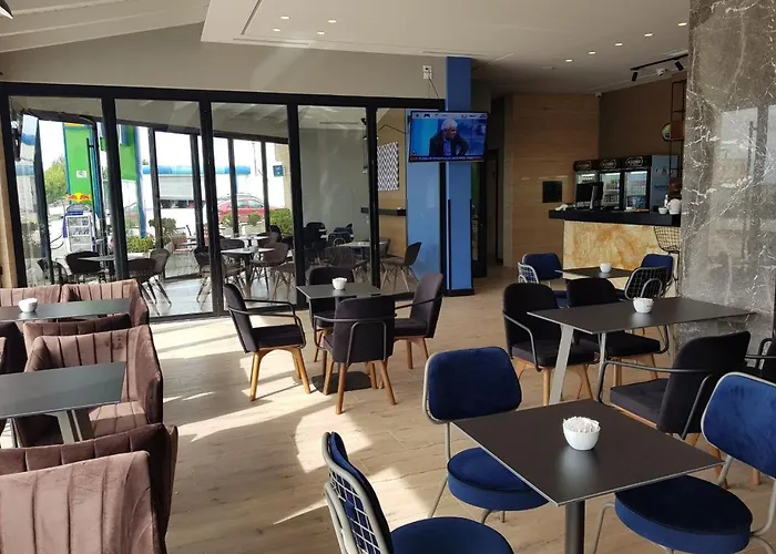 Kresko Hotel Lushnjë